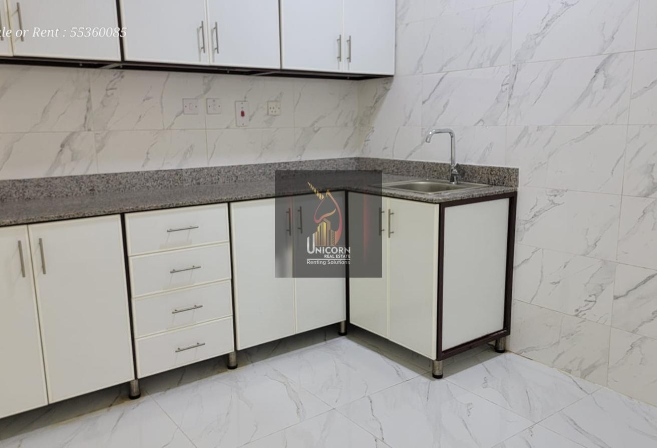 3 bhk | Un Furnished | Balcony | Close Kitchen - Apartment in Al Kheesa