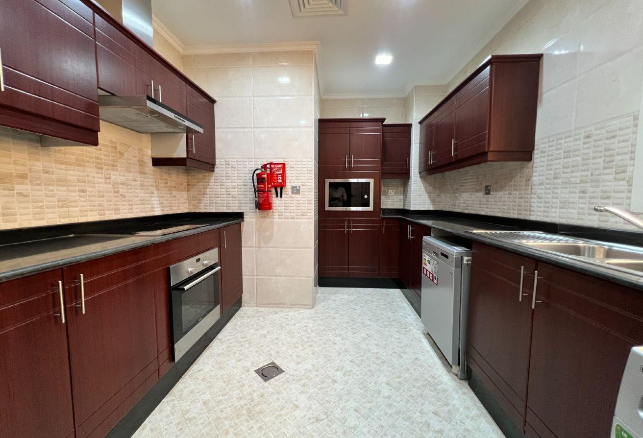 Well-Kept 3-BHK|Balcony|Great Amenities|Free WiFi - Apartment in Al Sadd Road