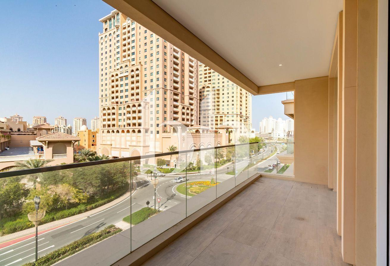 NO COMMISSION ! FULLY RENOVATED! AMAZING APARTMENT