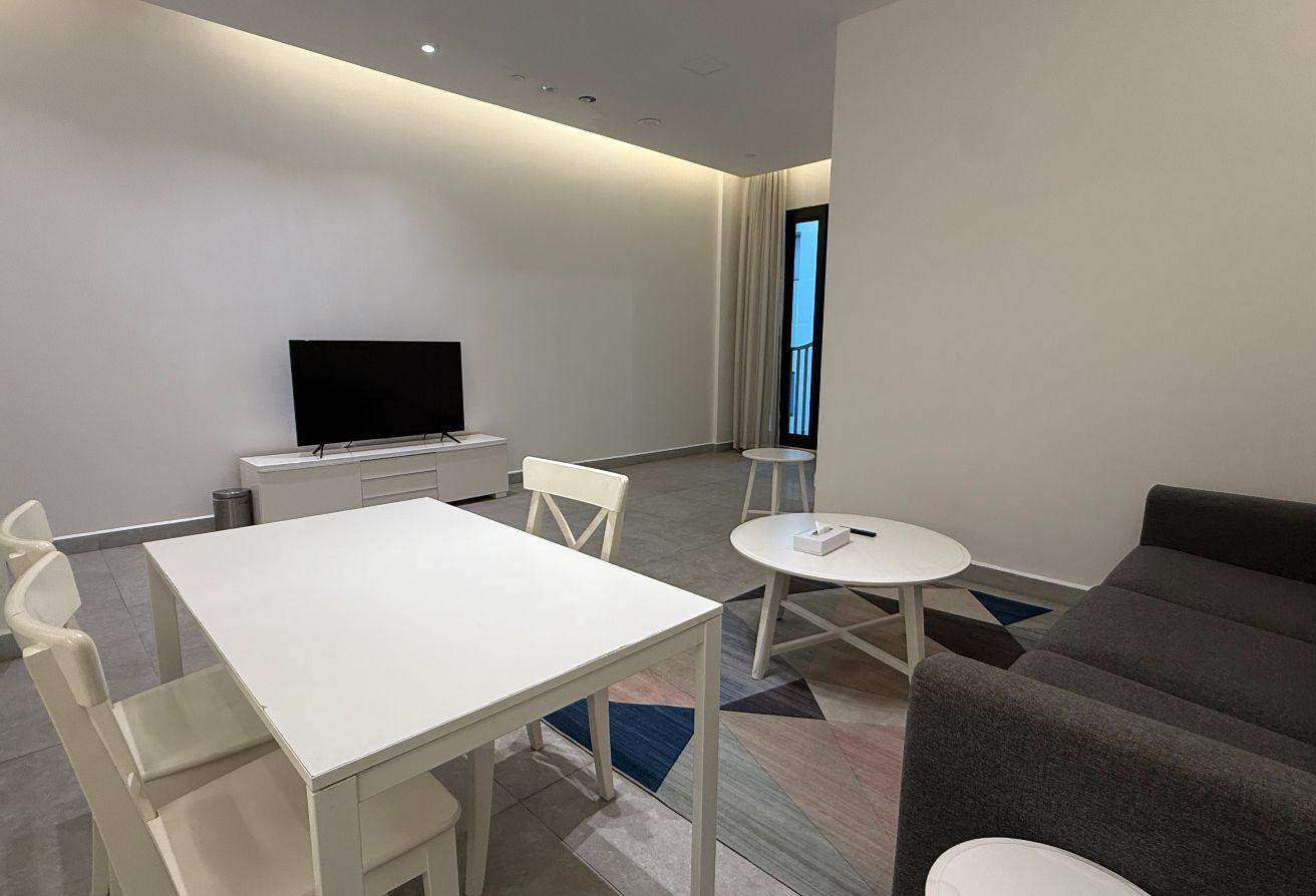 1 Bedroom luxurious &amp; fully service Apartment - Apartment in Ramada Tower