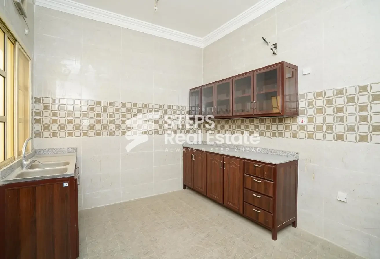 Residential 7-BHK Villa for Sale in Al Wukair - Villa in Al Wukair