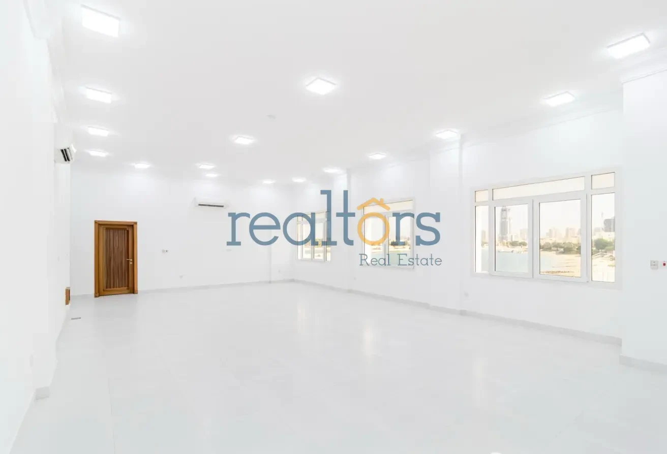 Luxury 6-Bed Villa with Maid &amp; Driver Room – Uf - Villa in West Bay Lagoon