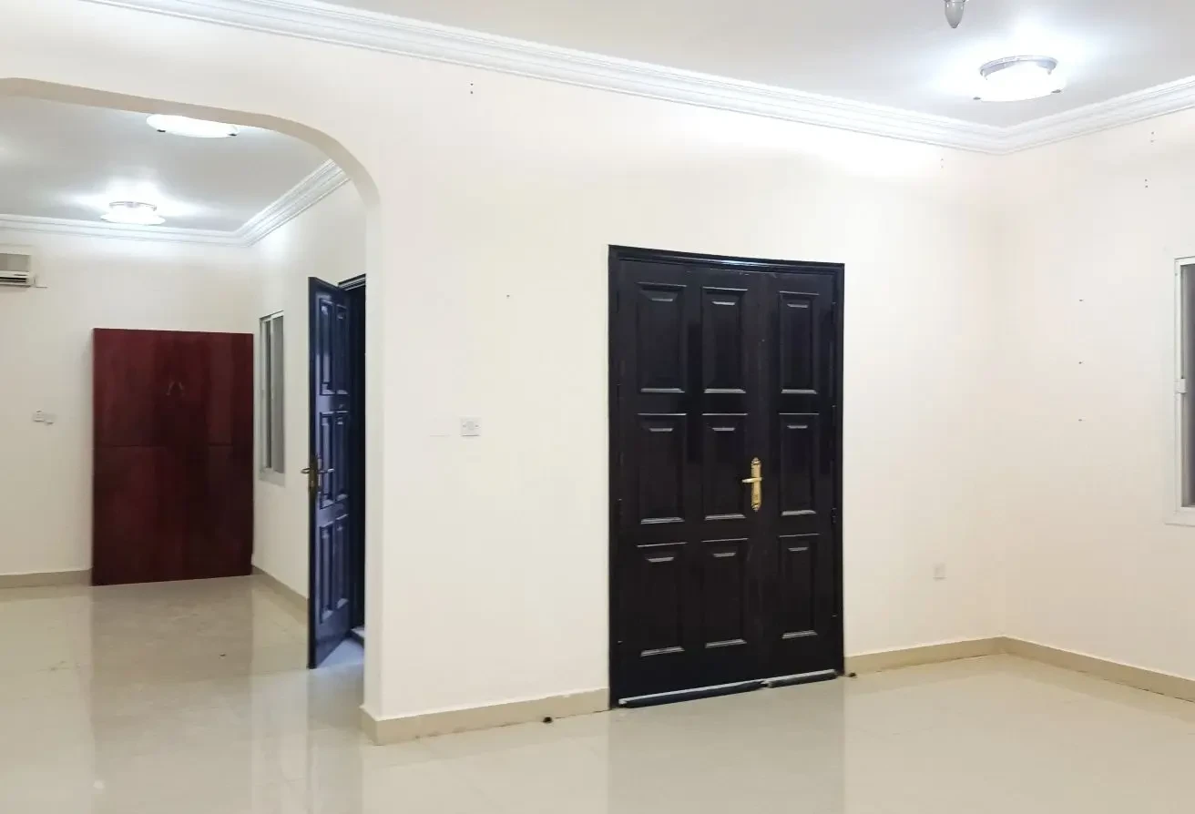 1 MONTH FREE | EXCLUSIVE 5BR VILLA | TOP AMENITIES - Compound Villa in Street 870