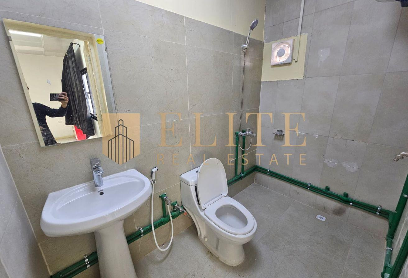 Spacious unfurnished studio uncluded bills - Studio Apartment in Al Mirqab