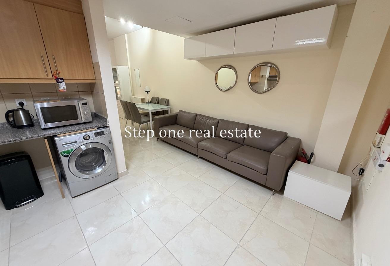 Amazing 1 Bedroom in Fox Hills | Bills Included