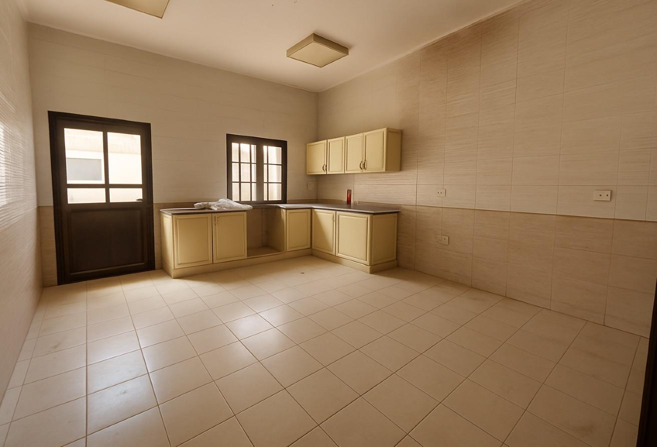 Spacious 5BHK Villa in Al Sakhama Compound - Villa in Al Sakhama