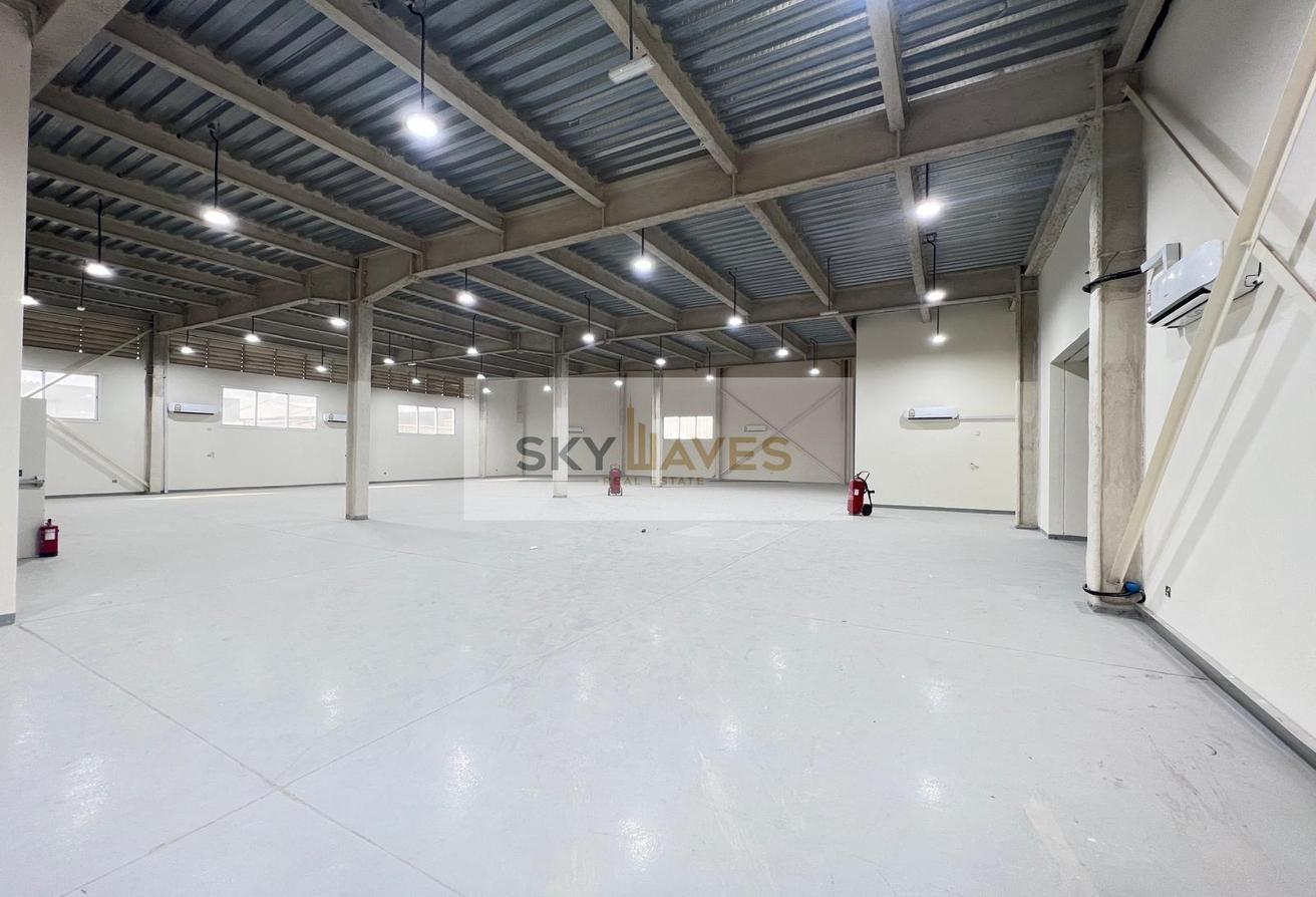 STORE AVILABLE IN BIRKAT AL AWAMER - Studio Apartment in East Industrial Street