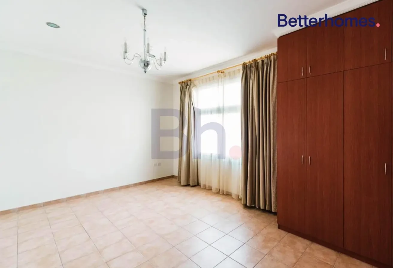 SPACIOUS | 3 BEDROOMS WITH MAID ROOM - Compound Villa in Ain Khaled