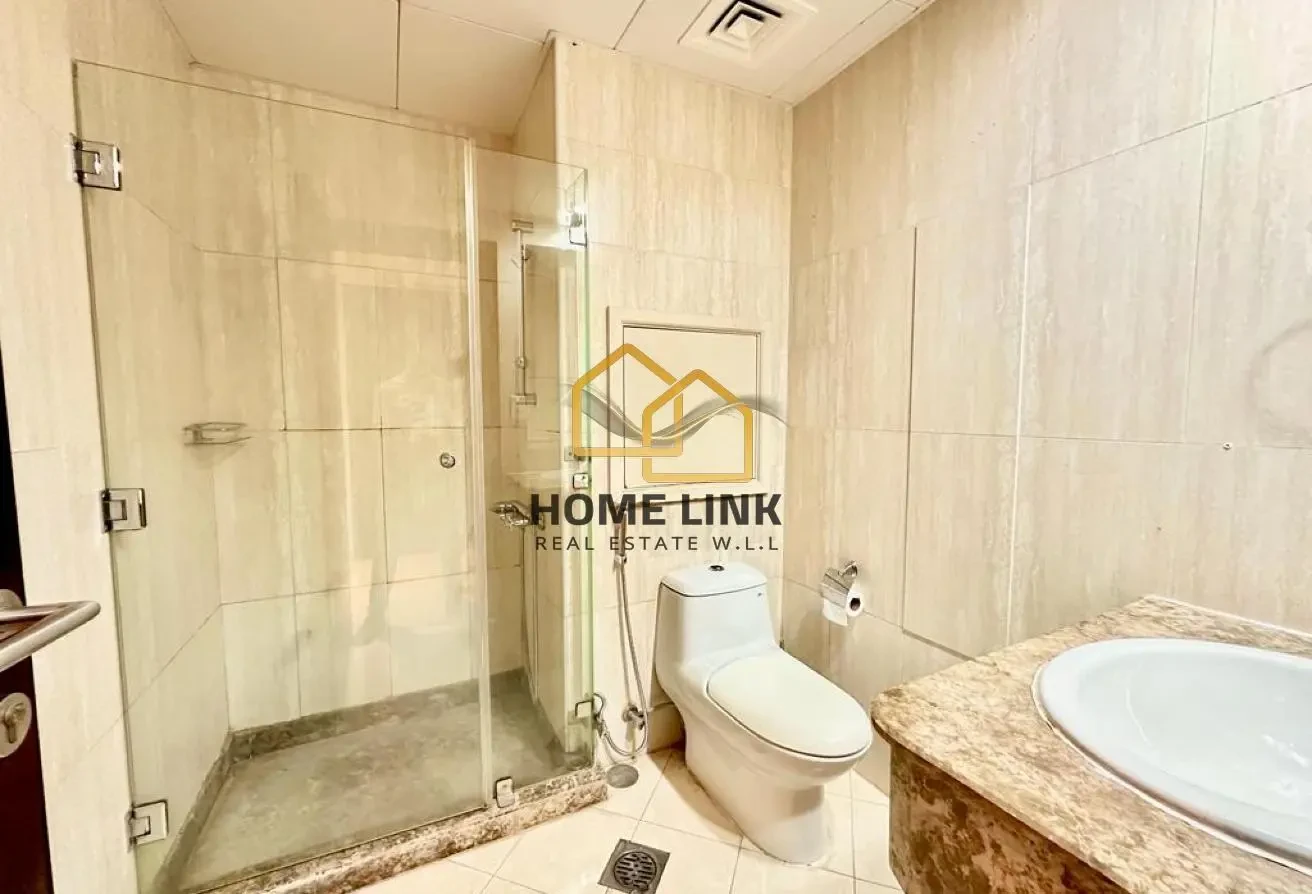 SPACIOUS AND ELEGANT 1+OFFICE FF APARTMENT - Apartment in East Porto Drive