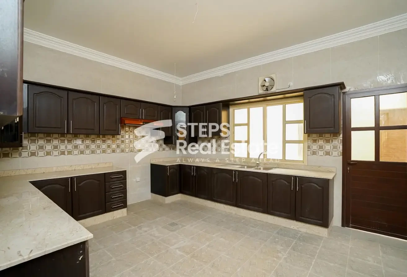Residential 7-BHK Villa for Sale in Al Wukair - Villa in Al Wukair