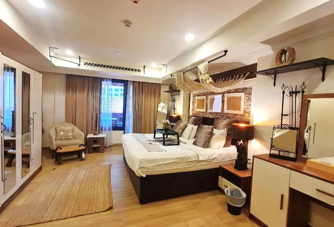 STYLISH 1 BEDROOM FULLY FURNISHED | WITH BALCONY