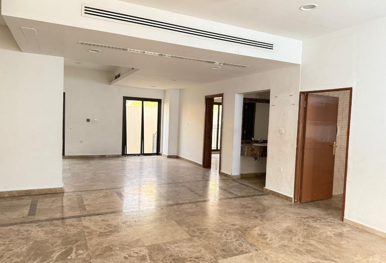 5BR | SPACIOUS FAMILY HOME IN ABU HAMOUR - Compound Villa in Mamoura 18