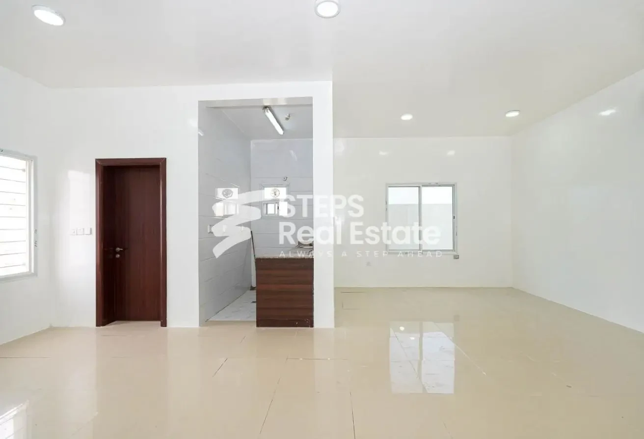 Staff Accommodation | Spacious Studio for Rent - Staff Accommodation in East Industrial Street