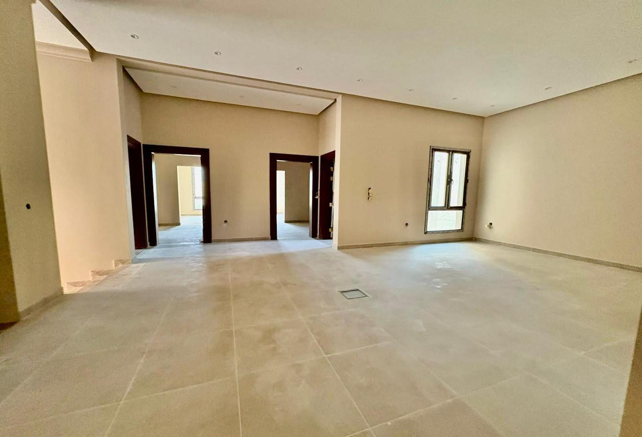 LUXURY VILLA - PRIME LOCATION - SPACIOUS - Villa in Al Maamoura