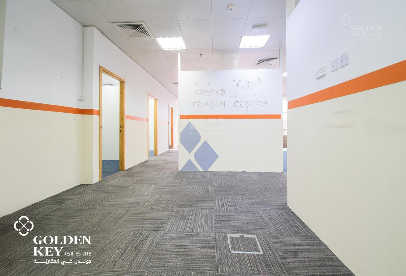 Office space for rent |218 SQM | AL Muntazah - Office in Hiteen Street
