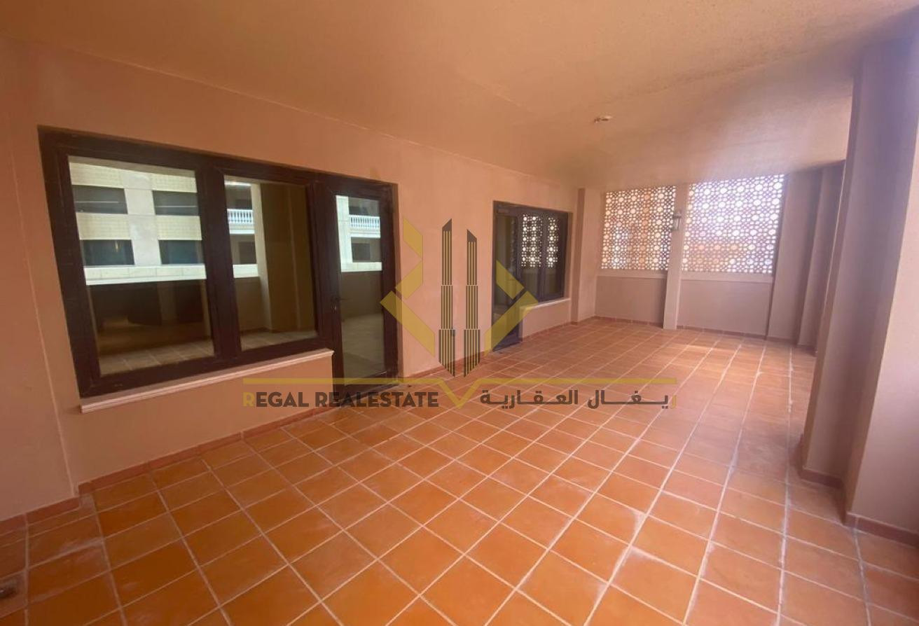 Semi-Furnished 1-Bedroom Apartment in Porto Arabia