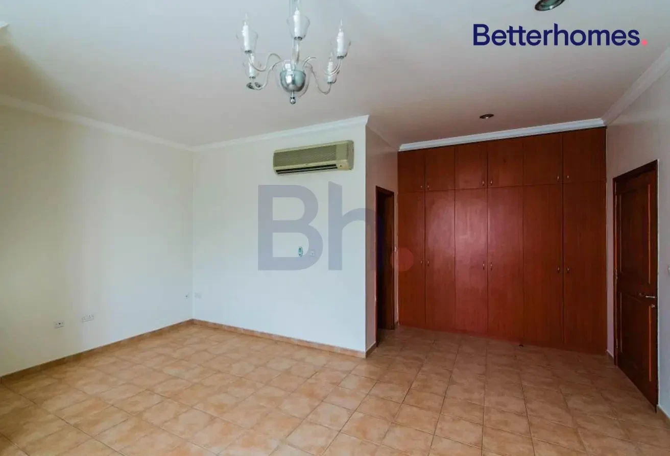 SPACIOUS | 3 BEDROOMS WITH MAID ROOM - Compound Villa in Ain Khaled