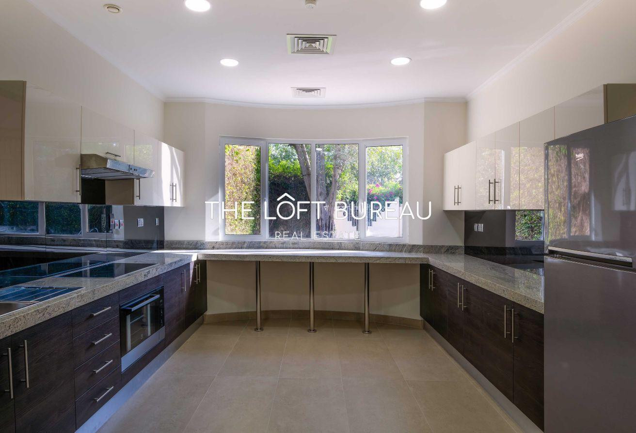 PRIVATE POOL! LUXE 4 BR+MAID+GARDEN+BEACH ACCESS! - Villa in West Bay