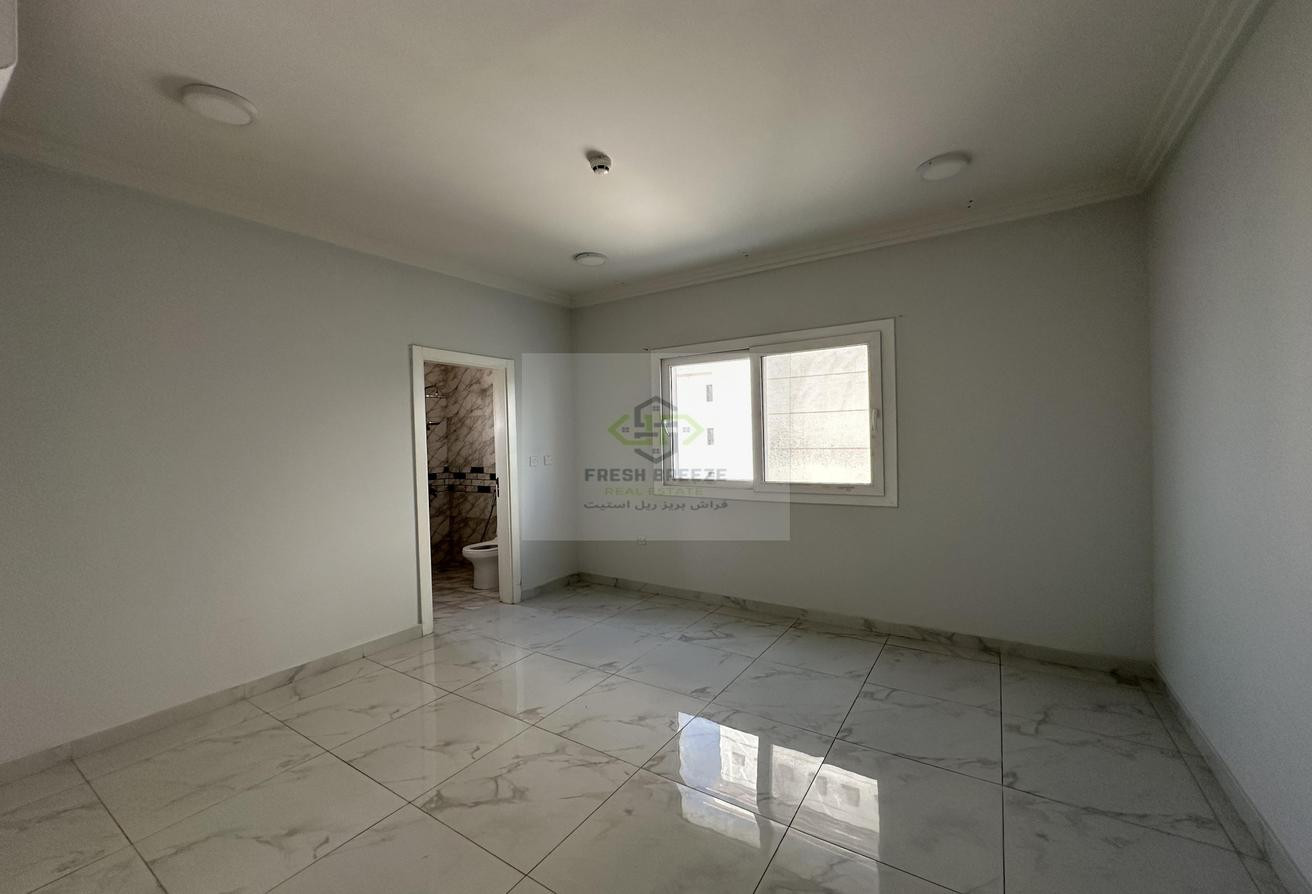 2 bhk flat U/F without commission at 3800 QR