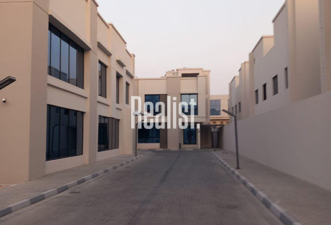 WELL MAINTAINED | 5+MAID COMPOUND VILLA IN AZIZIYA - Villa in Al Numan Street