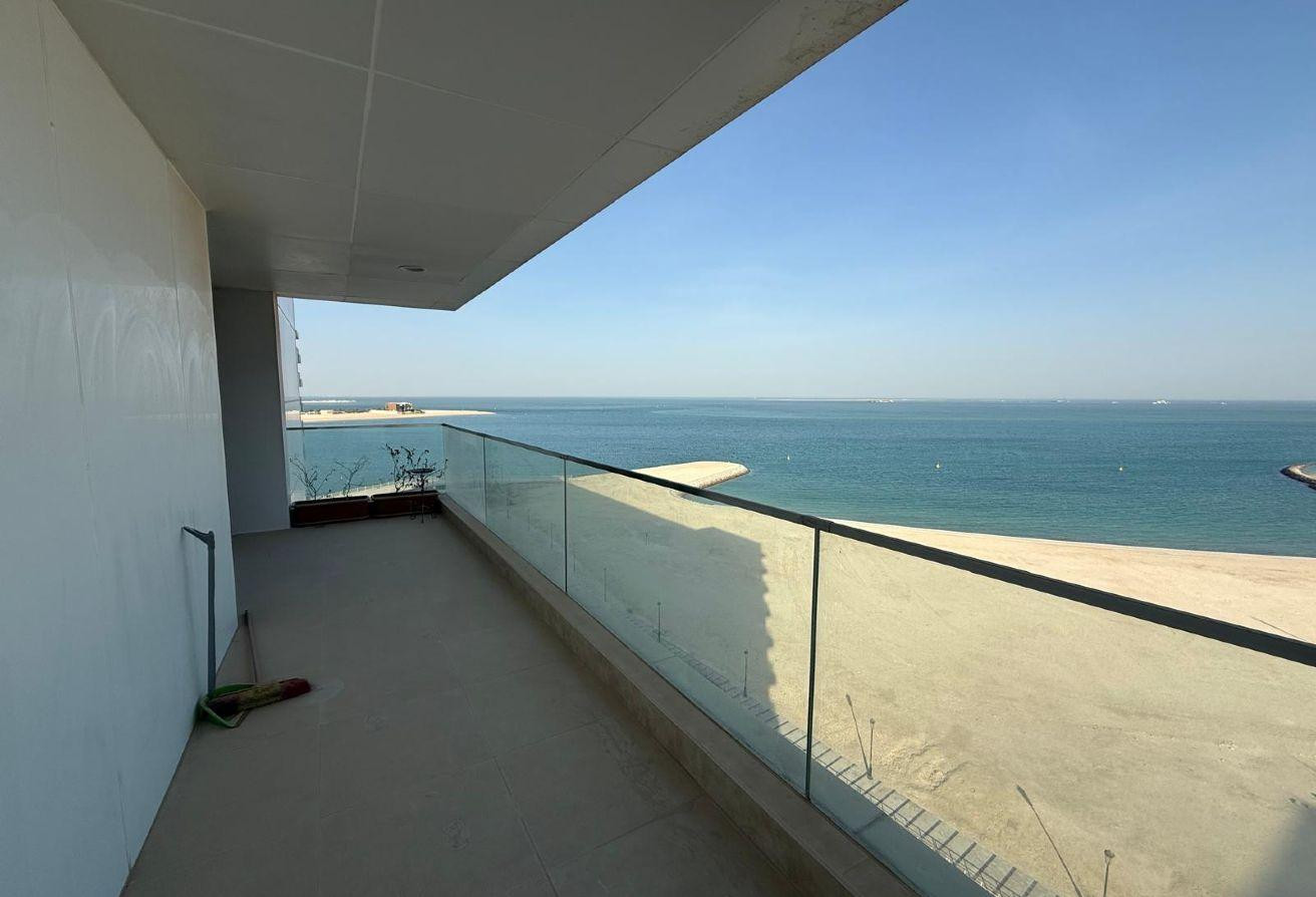 Stylish two bedrooms / spacious balcony / sea view