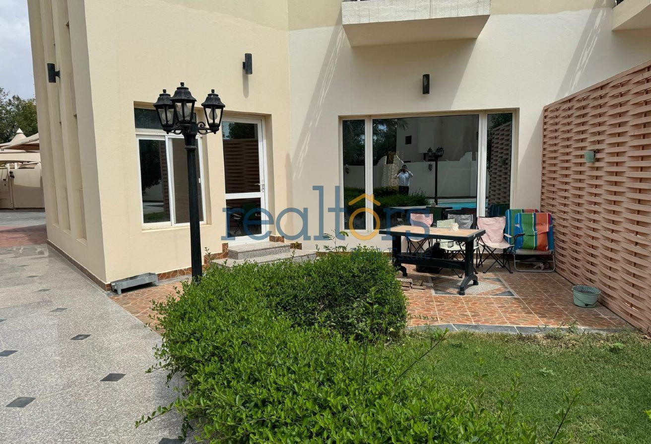 3 BED WITH STORAGE VILLA SF INCLUDING BILLS &amp; MNTC - Villa in West Gate
