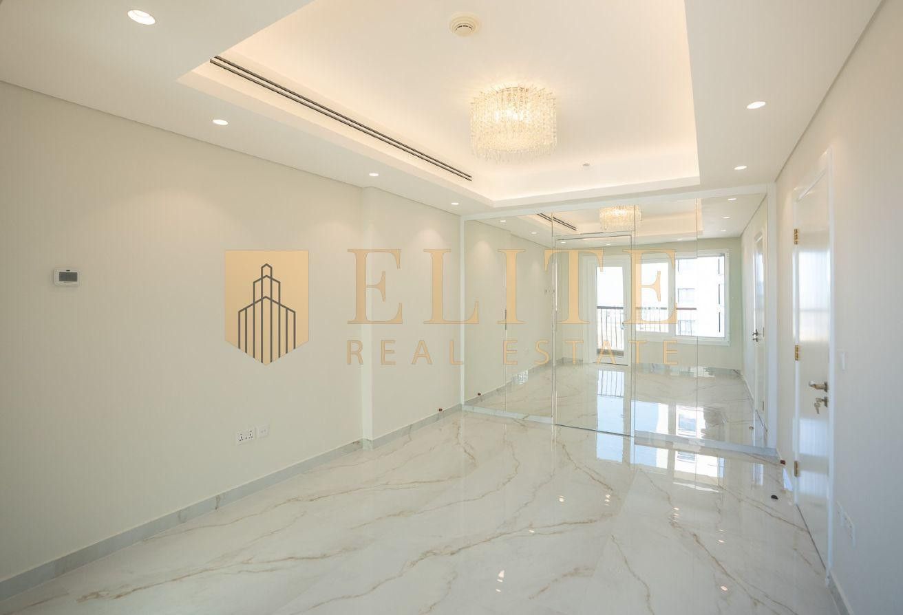 Luxury 1BR Apartment | Porto Arabia Tower - Apartment in Two Porto Arabia