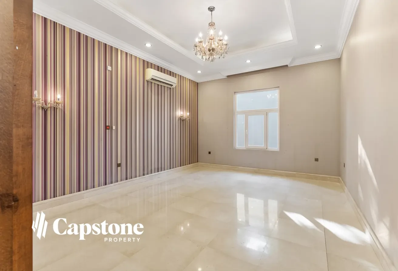 Spacious Villa with Private Pool | NO COMMISSION - Villa in Al Markhiya Street