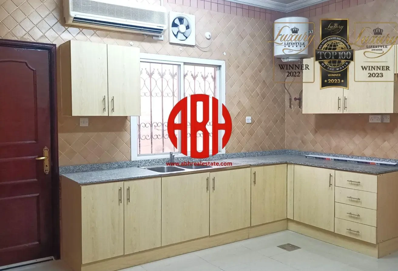 1 MONTH FREE | MODERN 4BDR VILLA | PRIME AMENITIES - Compound Villa in Street 870