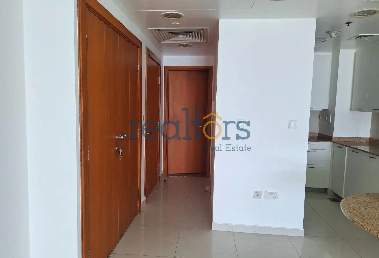 Amazing deal!! Semi furnished studio with sea view - Studio Apartment in Tower 29