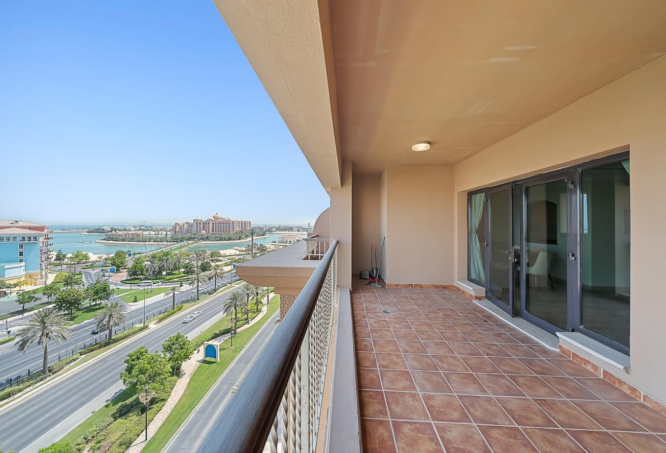 Luxury 2BR+Balcony Open Layout Porto Arabia - Apartment in West Porto Drive