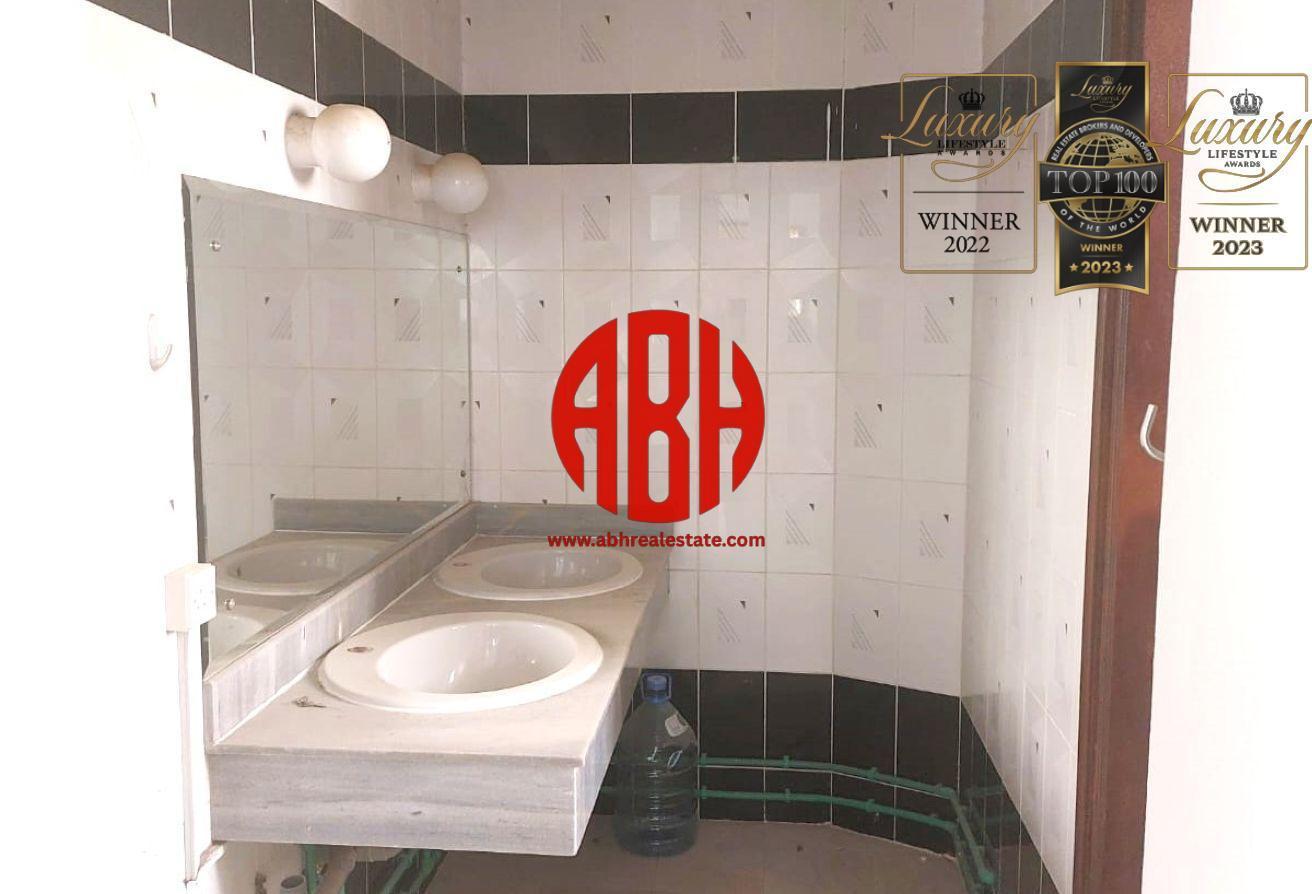 STAND ALONE VILLA | HUGE 4 BR + MAJLIS | BOOK NOW! - Villa in Street 871