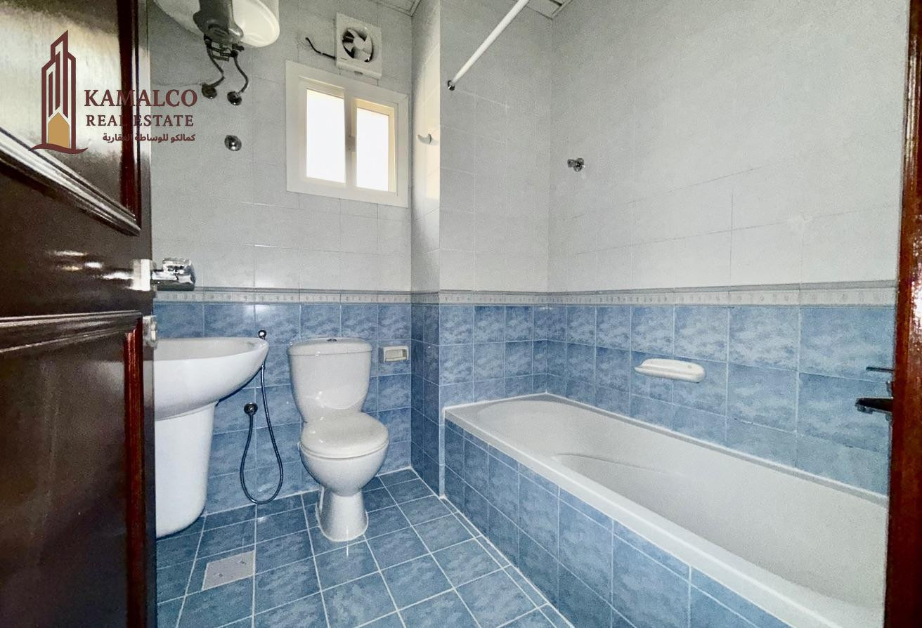 Huge 3 bedroom unfurnished apartment bin Mahmoud