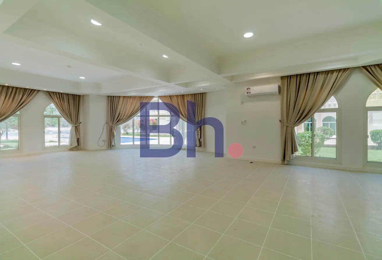SPACIOUS | 5 MASTER BEDROOMS | MONTH FREE - Compound Villa in West Bay Lagoon