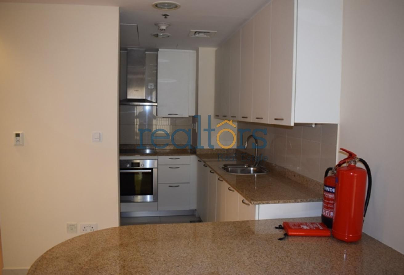 Great deal for a studio apartment. 1 month free - Studio Apartment in Tower 29