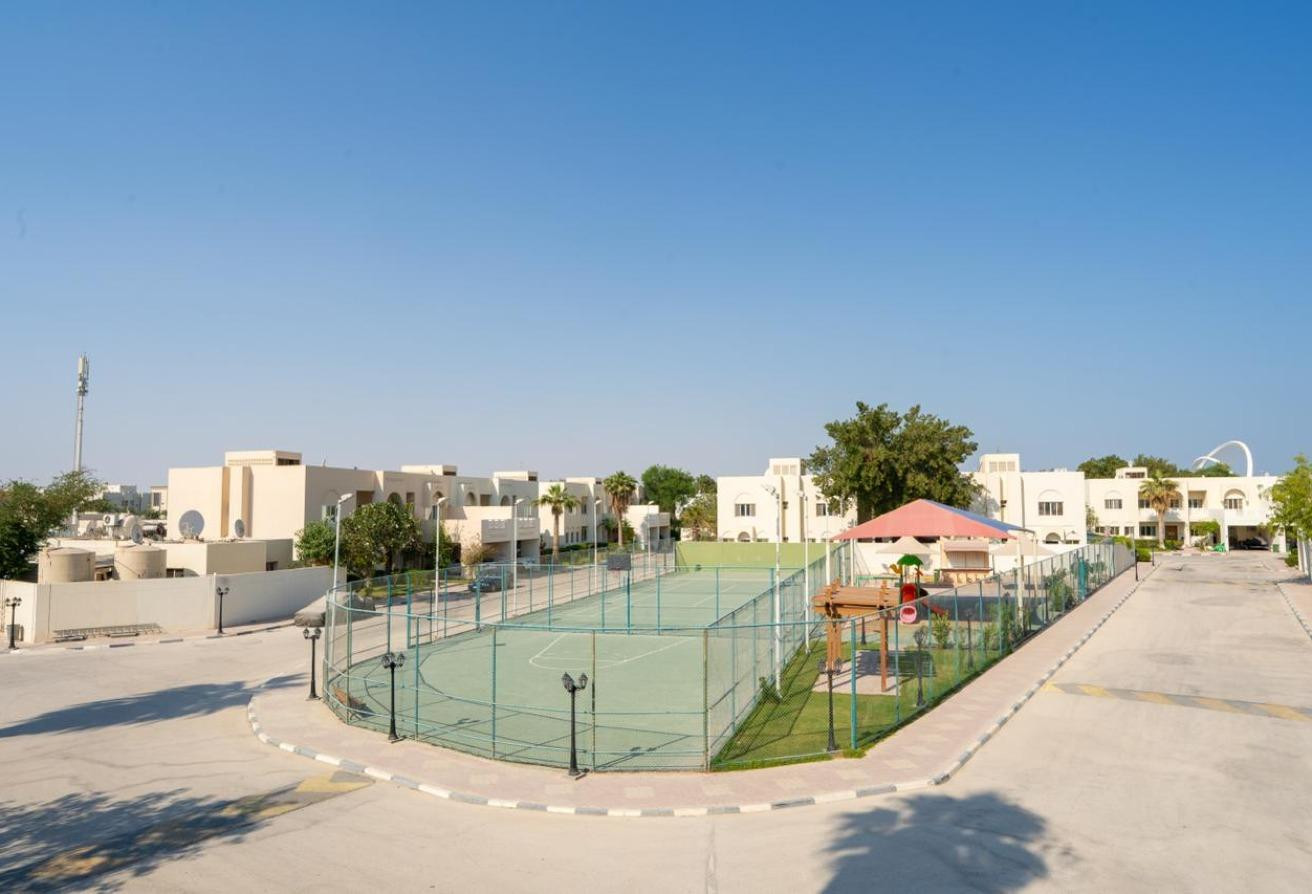 Unfurnished 4 Bedroom + Maid | For Family - Apartment in West Bay Lagoon