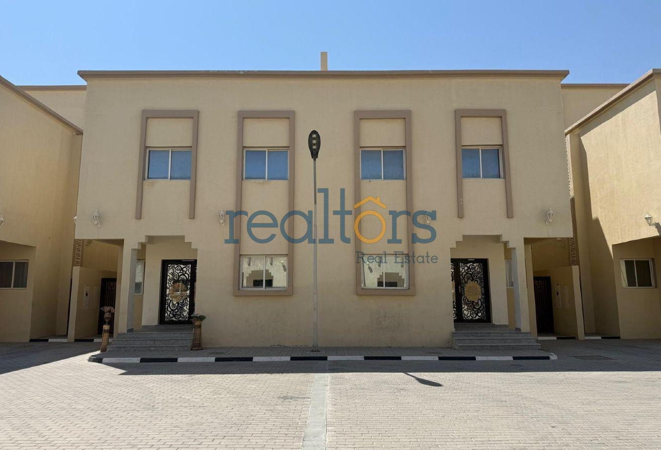 Elegant 6 BR Villa in Sakhama For Sale - Compound Villa in Umm Al Amad