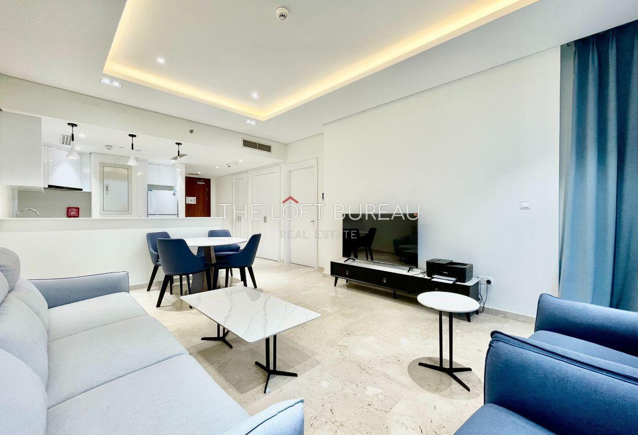 Modern 1BR Flat with Sea-View Balcony, Lusail - Apartment in Marina District
