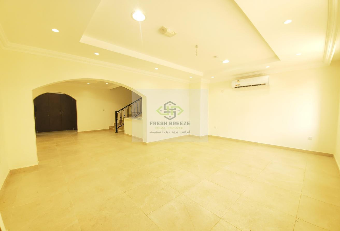 Elegant 6 BHK Villa available in Al Aziziya - Villa in Ammar Bin Yasser Street