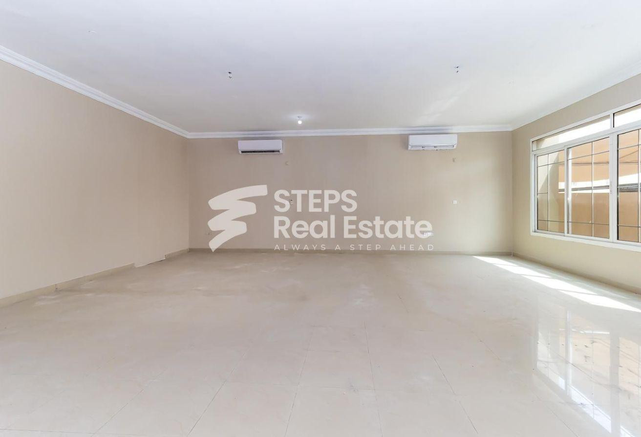 Spacious 3-Story Villa for Rent in Al Thumama