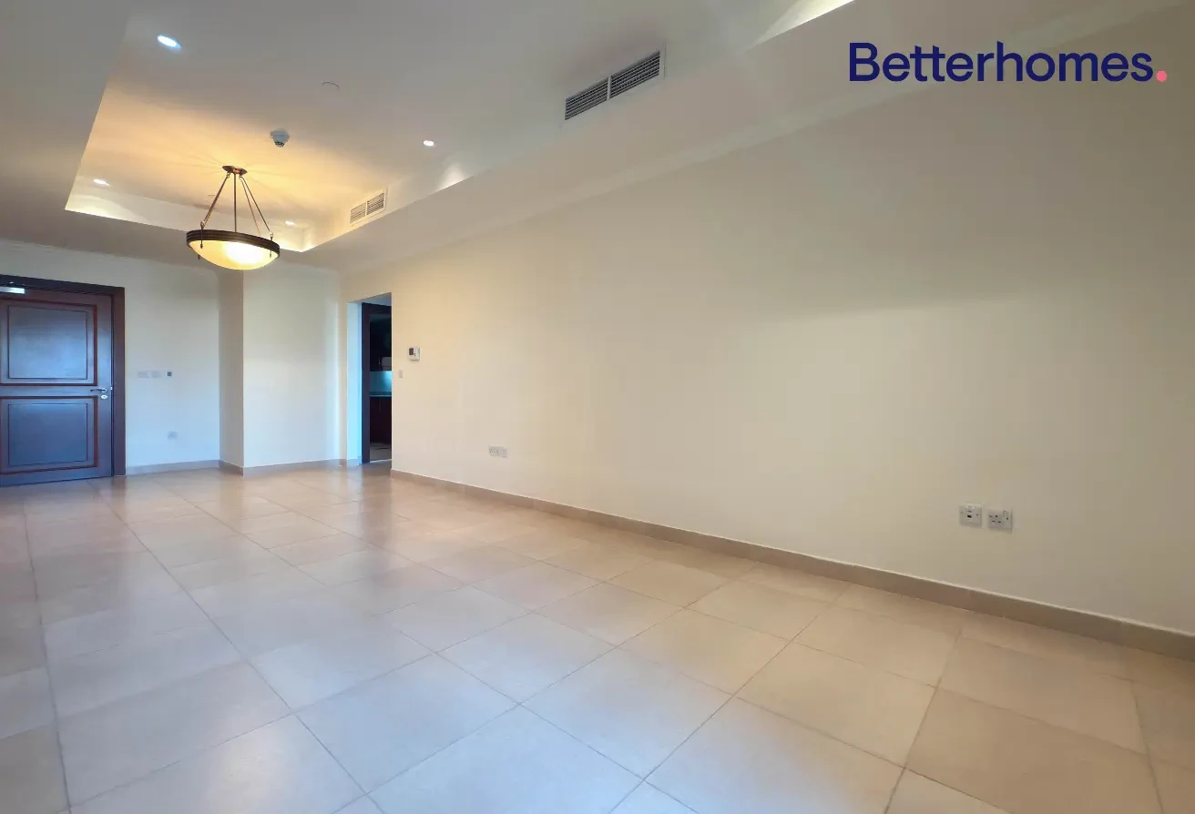 SEMI-FURNISHED 1BR | PRIME LOCATION | PORTO ARABIA - Apartment in Doha