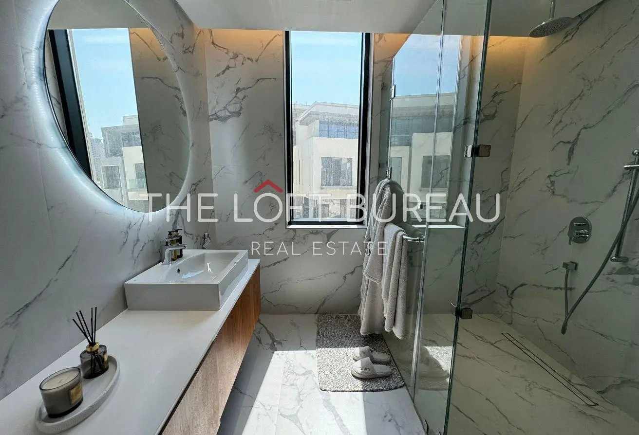 PREMIUM VILLA 5 BEDROOMS |ROYAL LOCATION |SEA|POOL