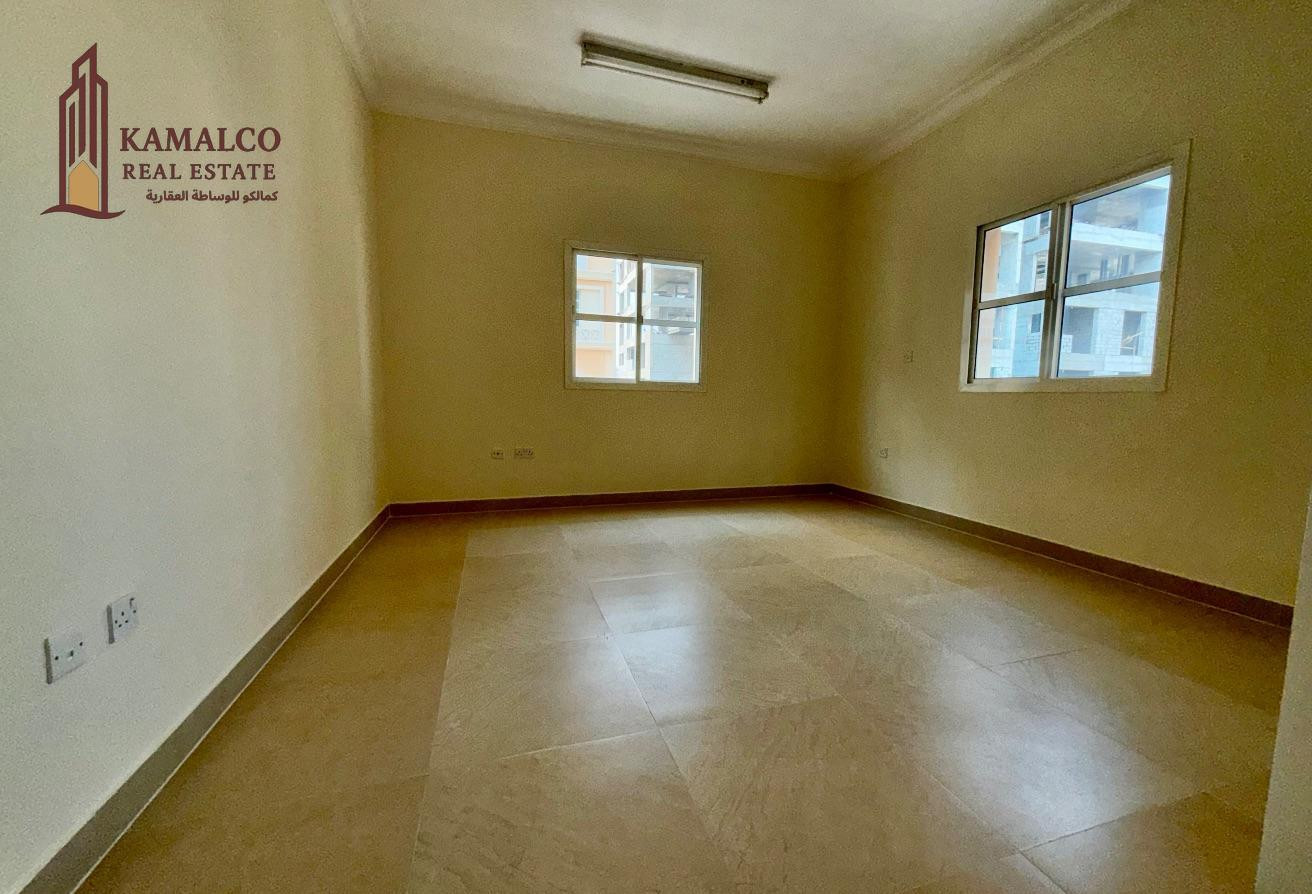 Huge 3 bedroom unfurnished apartment bin Mahmoud