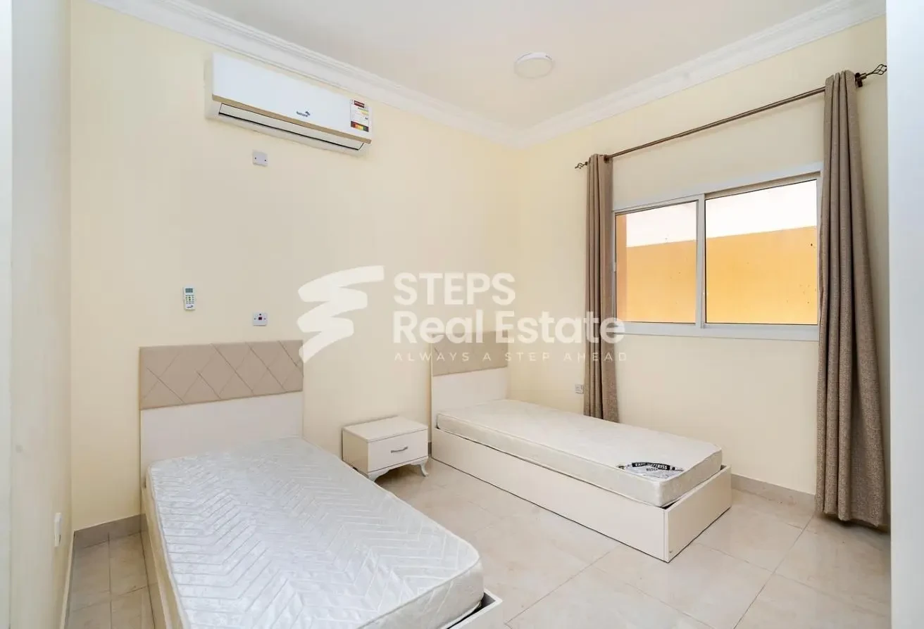 Luxurious Villa with Freehold Opportunity - Compound Villa in Al Sakhama