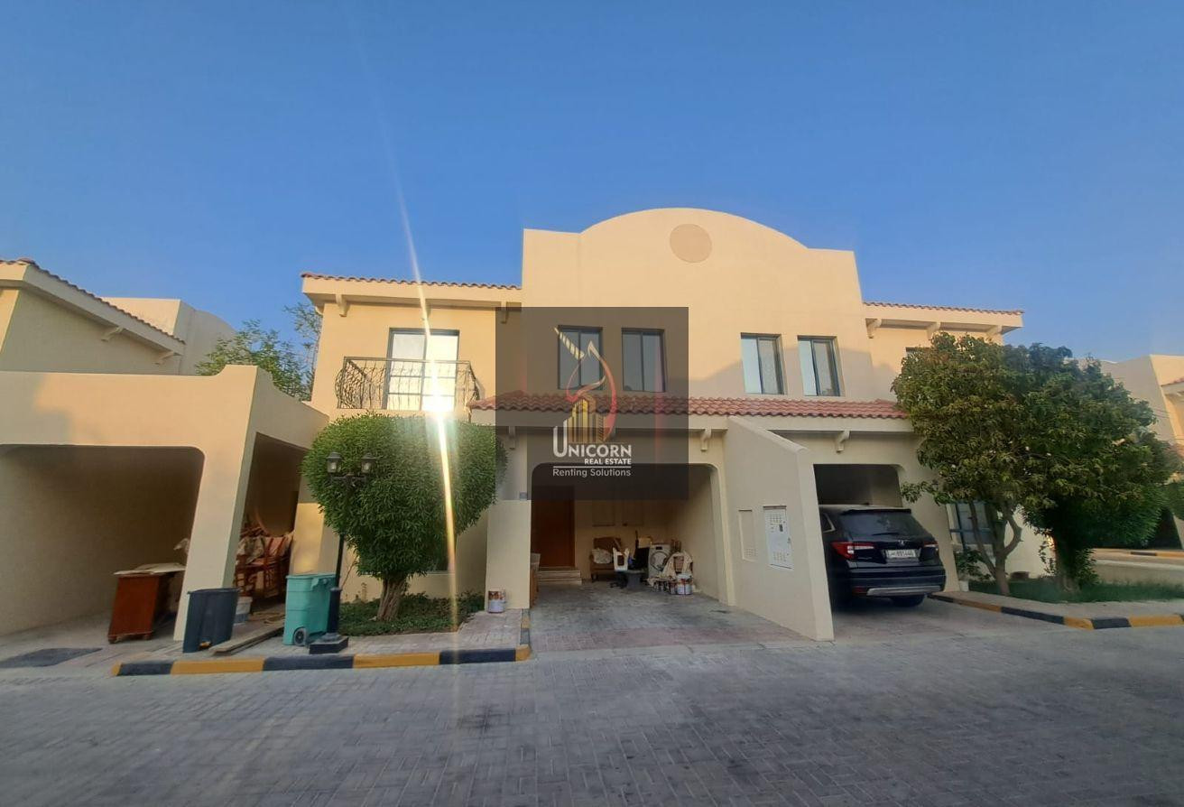 Great Deal, SF 4 BHK + Amenities + Tennis Court - Compound Villa in Al Markhiya Street