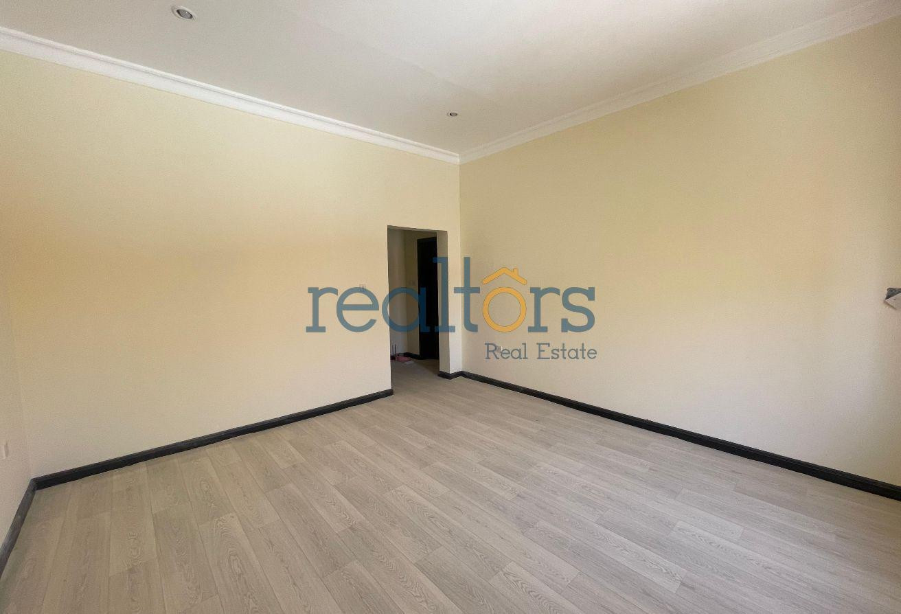 2 Villas for Sale – Excellent Location Duhail - Villa in Street 871