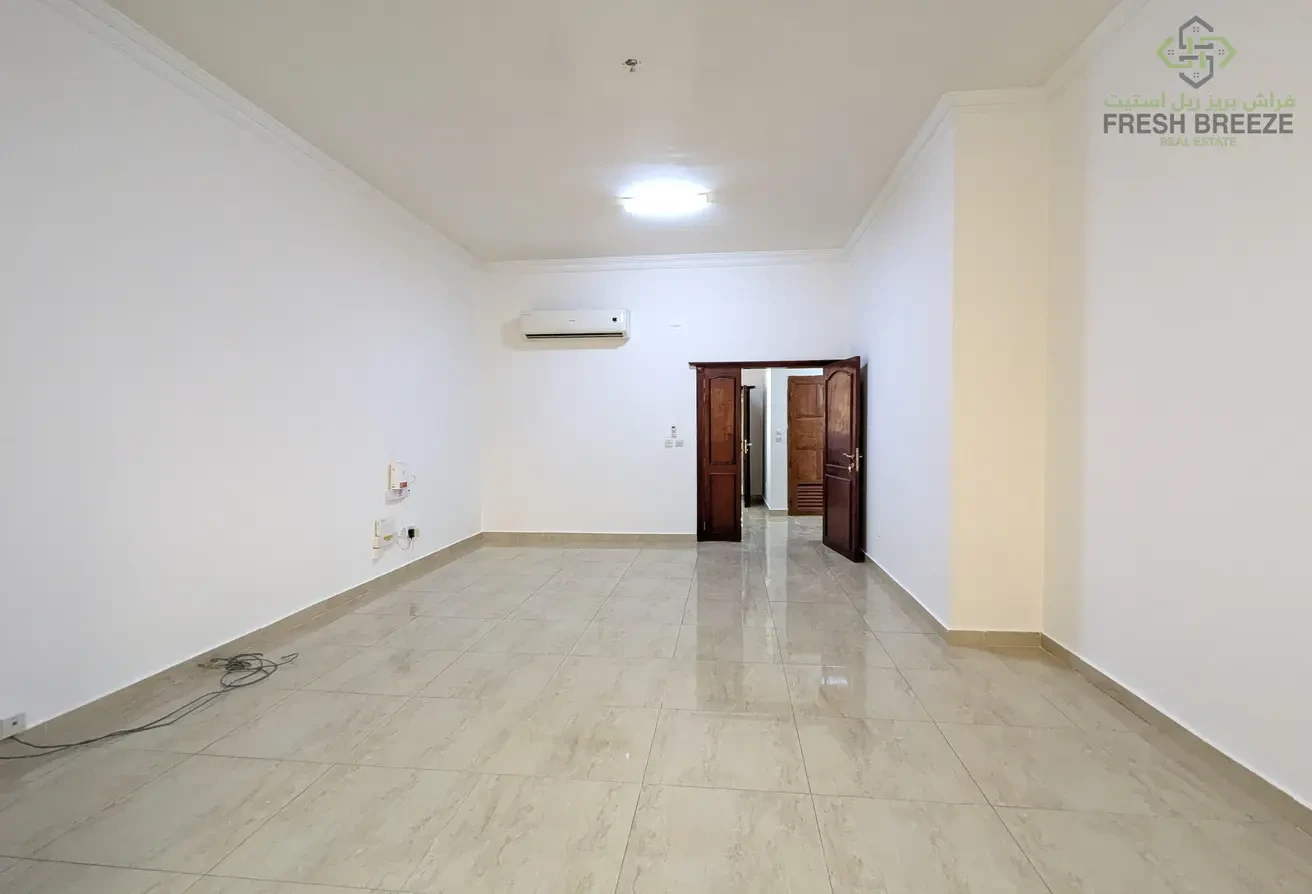First Month Free | 3BHK For Family Near Metro - Apartment in Muzahem Street