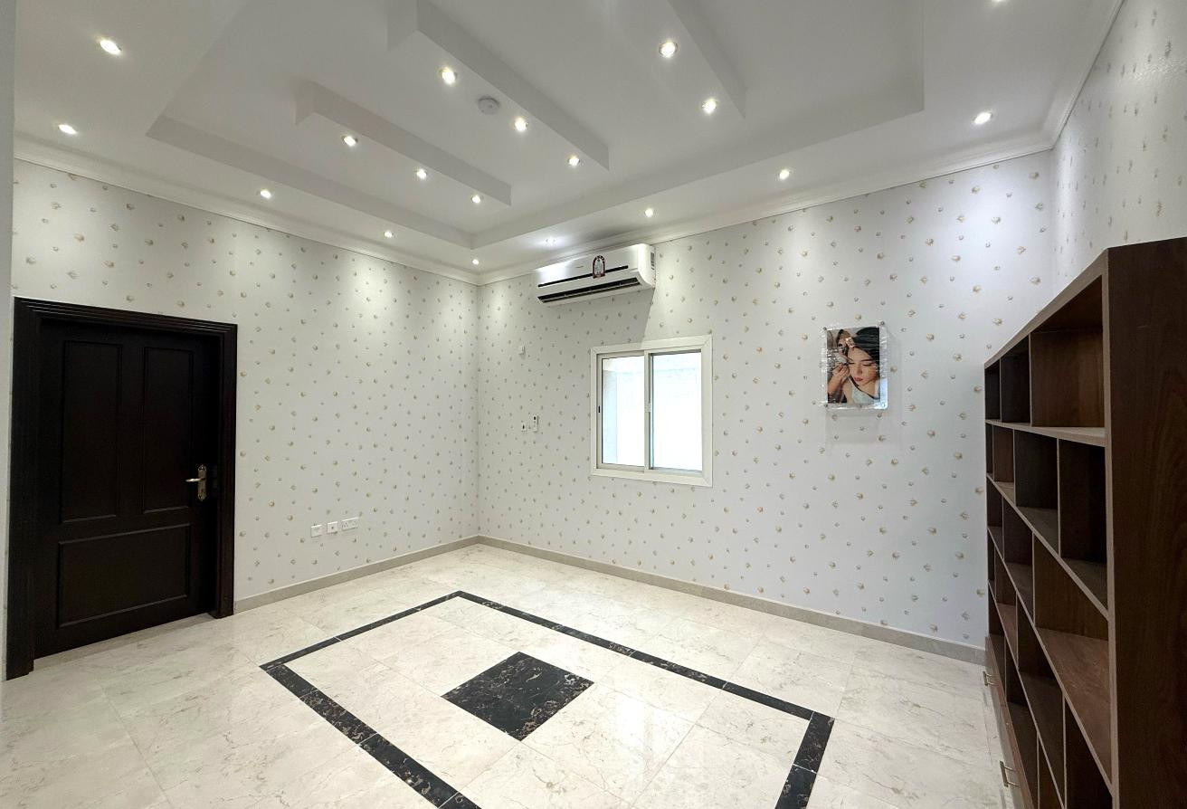 BIG LUXURY NEW 9BR VILLA FOR SALON+LICENSE - Villa in Umm Qarn