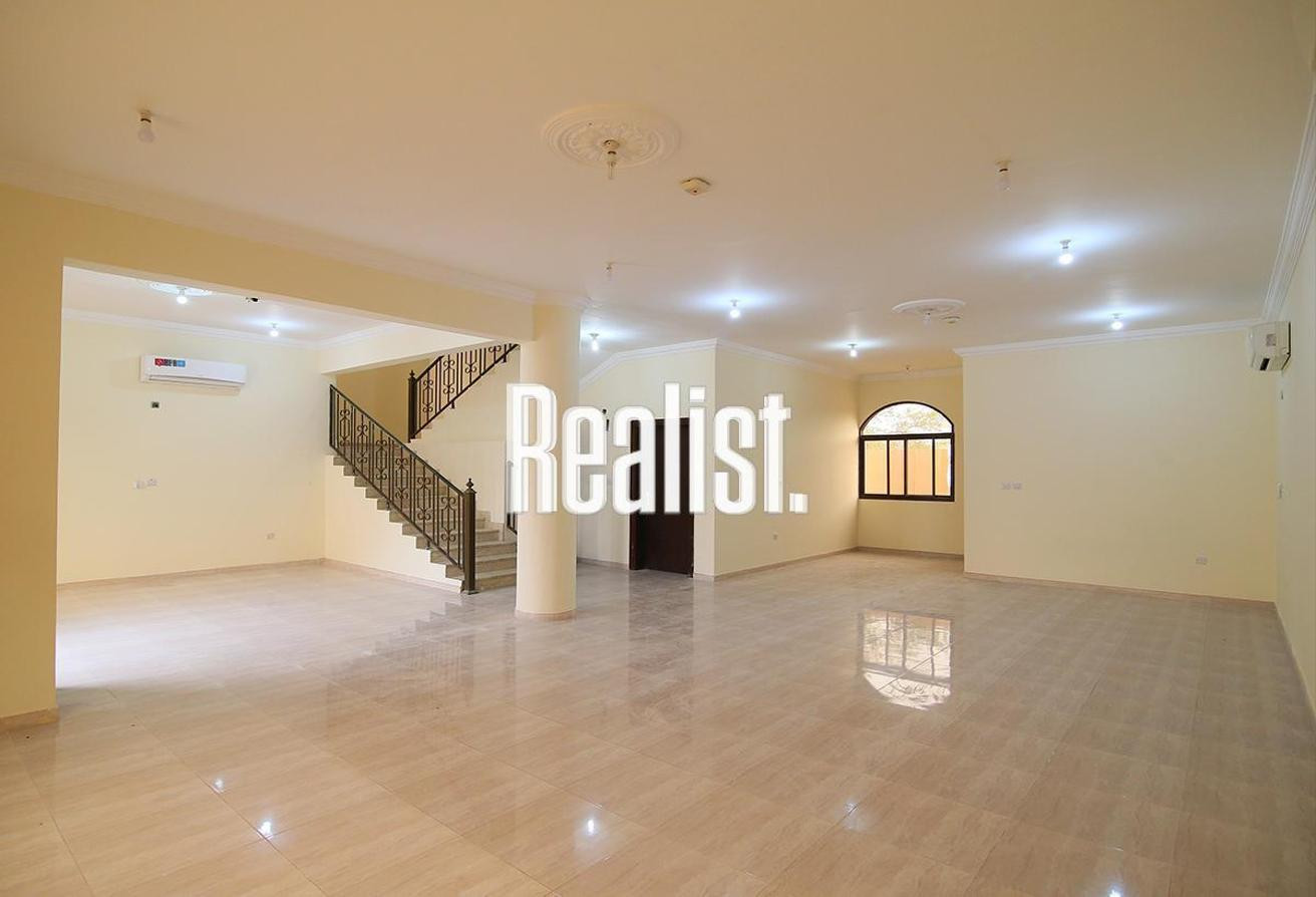 READY TO MOVE IN VILLA FOR SALE WITH TITLE DEED - Villa in Umm Al Amad