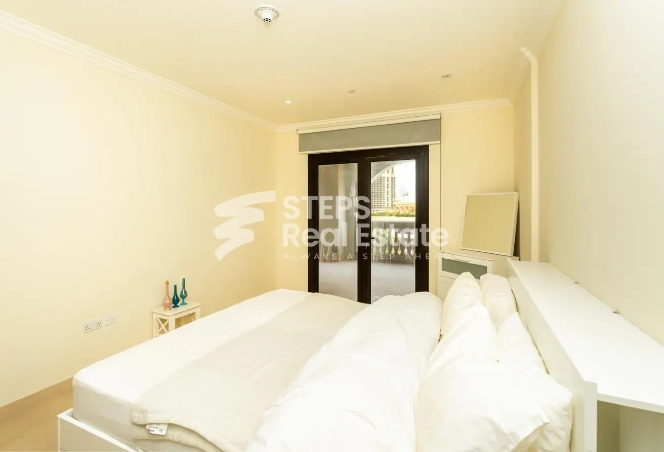 Apartment with Balcony and City View in The Pearl - Apartment in East Porto Drive